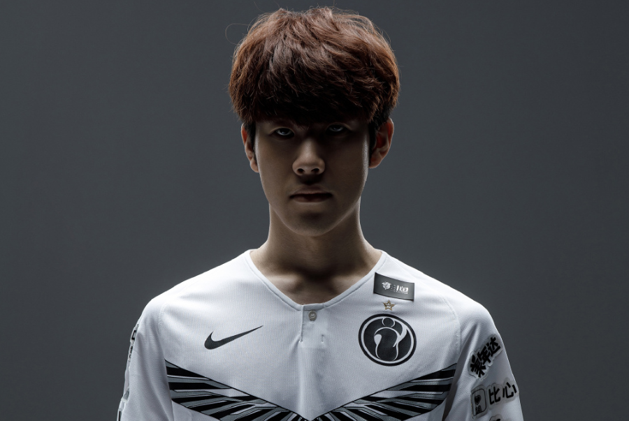 Meiko成为LPL首位在国际赛事BO5里被LEC战队两次横扫的选手