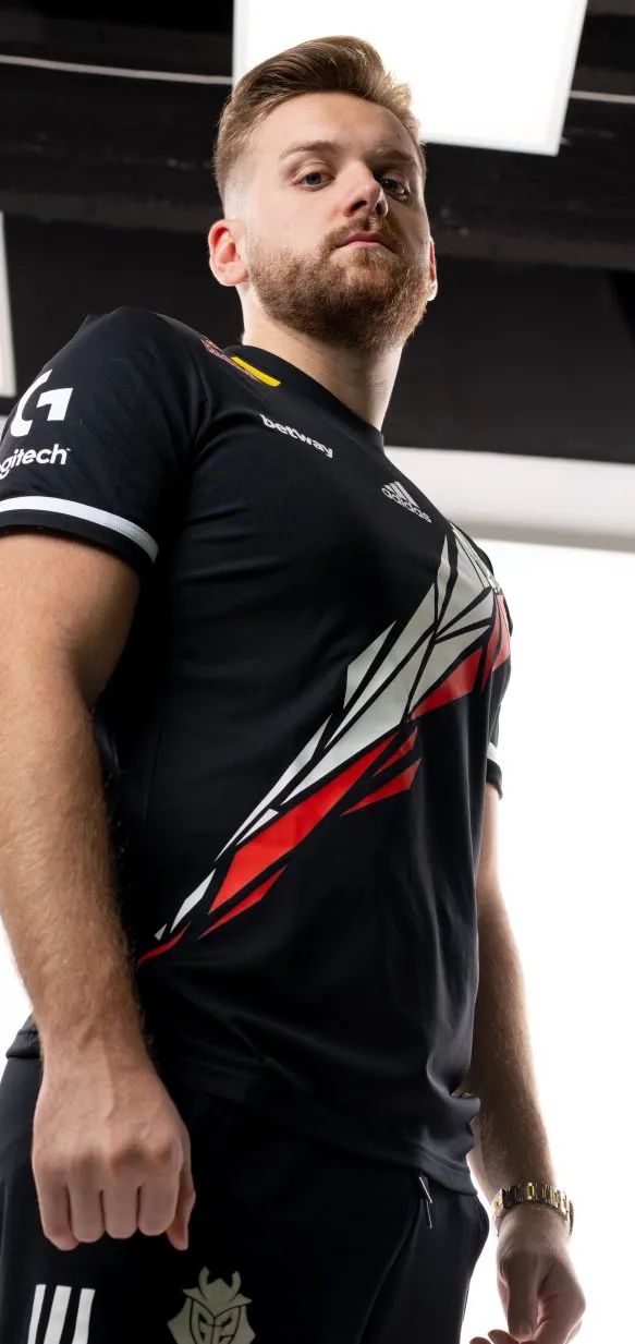 据LCK官方消息，将于12月22日本周四开启LCK2022年度颁奖典礼，并将在多个频道开启直播