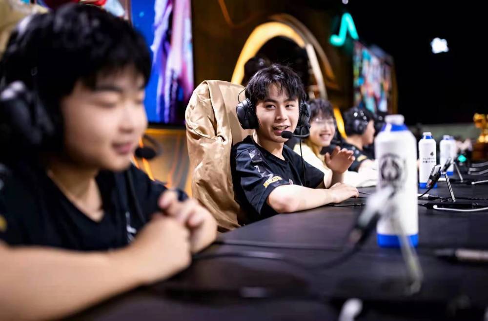 CSGO比赛新消息，BLAST官方率先公布2021年赛程